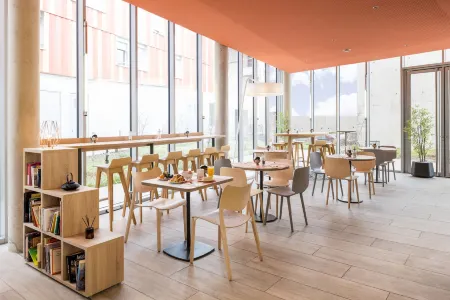 Aparthotel Adagio access Paris Massy Gare TGV