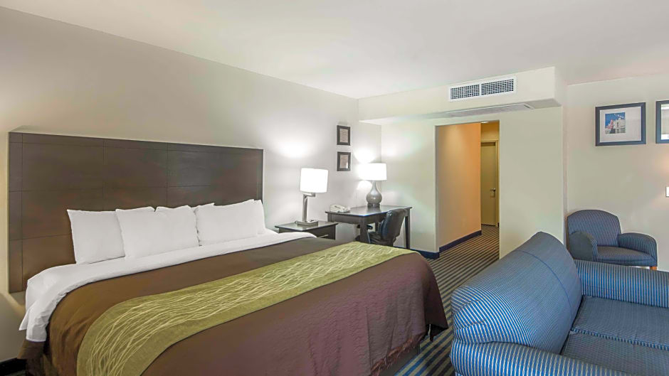 Quality Inn Tulsa-Downtown West