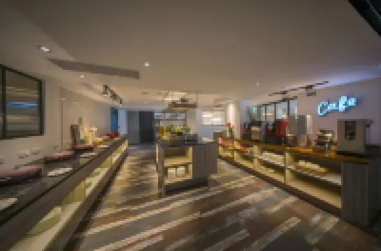 高雄碧港良居商旅西子灣館