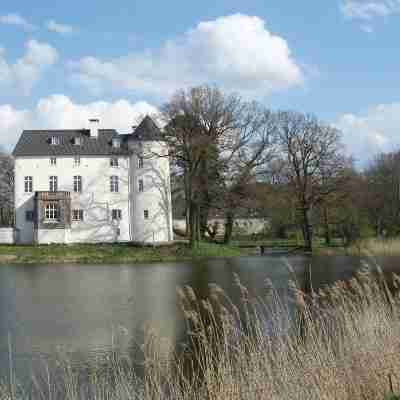 Burg Boetzelaer Hotel Exterior