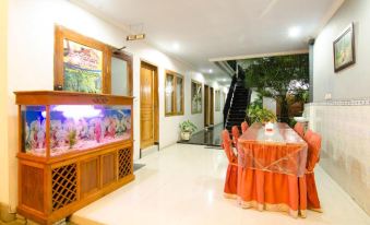 Hasanah Guest House Syariah Buring