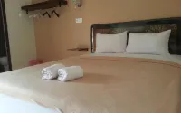 Hary's Homestay Hotels in Sumberasih
