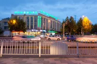 Green Tree Inn Shanghai North Bridge Subway Station Hotel dekat Shanghai International Root Carving City