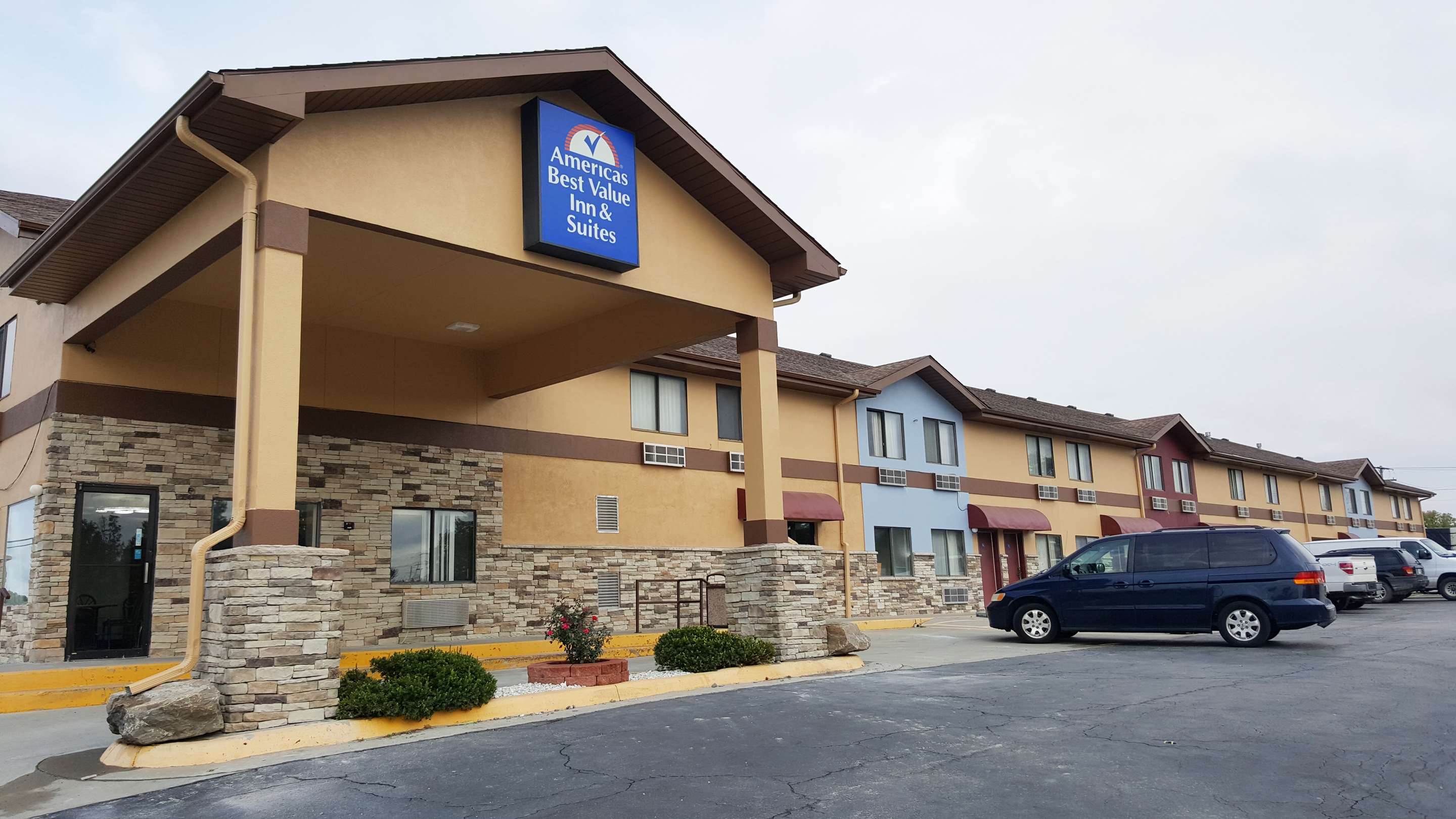 Americas Best Value Inn & Suites Harrisonville