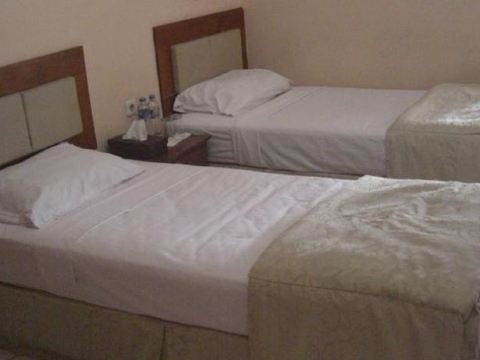 Hotel New Season
