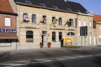 Oud Gemeentehuis Hotels in Roeselare