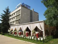 Hotel Forum - Free Parking Hotels near Path of Health