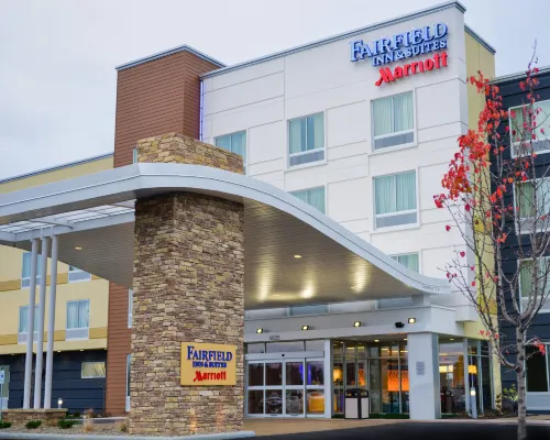Fairfield Inn & Suites Canton South Hotels in Stark County