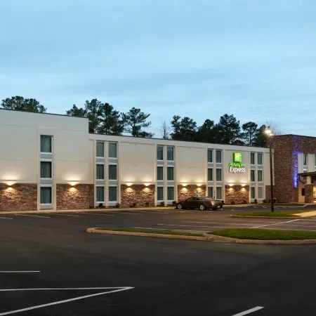 Holiday Inn Express WILLIAMSBRG BUSCH GARDENS AREA by IHG