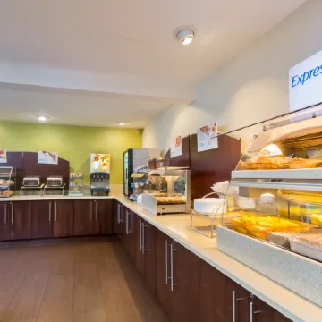 GreenTree Inn San Diego Mission Bay Отели рядом с достопримечательностью «Пляж Мишен-Бич»