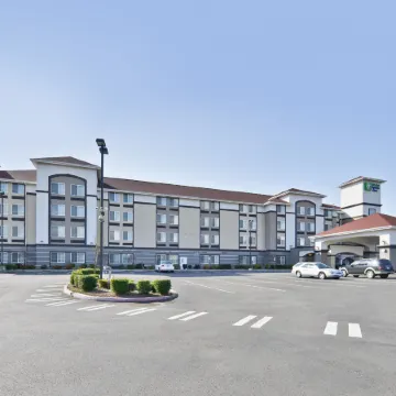 Holiday Inn Express & Suites TACOMA SOUTH - LAKEWOOD by IHG