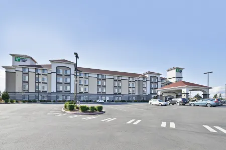 Holiday Inn Express & Suites Tacoma South - Lakewood Отели в г. Дюпон