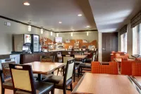 Holiday Inn Express FORT CAMPBELL-OAK GROVE by IHG - breakfast