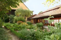 Hotel Leicht Hotels near Florian Wallochny