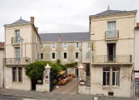 Logis Hôtel-Restaurant le Fontarabie Các khách sạn ở Vouvant