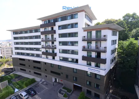 Residhotel Lyon Lamartine Отели в г. Тассен-ла-Деми-Люн