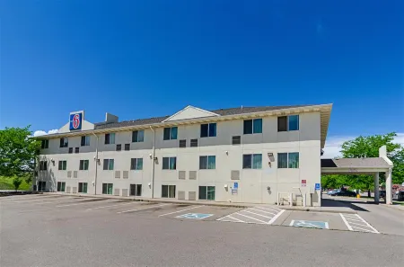 Motel 6 Fort Lupton, CO Отели в г. Файерстон