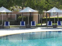 The Ritz-Carlton Abu Dhabi, Grand Canal Hoteles cerca de Complejo de Ministerios