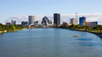 Staybridge Suites Rochester University فنادق في روتشستر