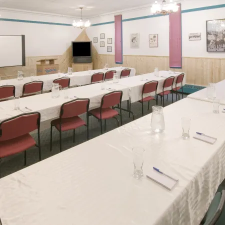 Canadas Best Value Inn River View Hotel