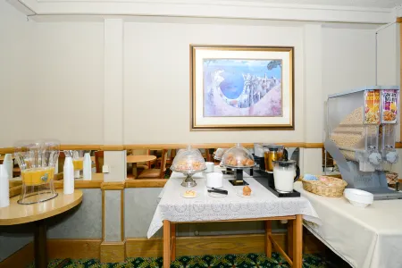 Rodeway Inn & Suites