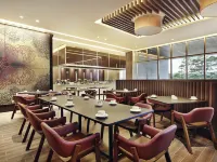 Mercure Karawang فنادق في East Telukjambe