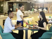 Novotel Samator Surabaya Timur - breakfast