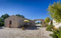 Borgo Monachella فنادق في كوميزو