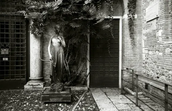 茱麗葉陽台驛站