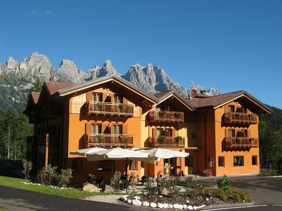 10 Best Hotels near Chiesa dei Santi Pietro e Paolo, Province of Trento  2022 | Trip.com
