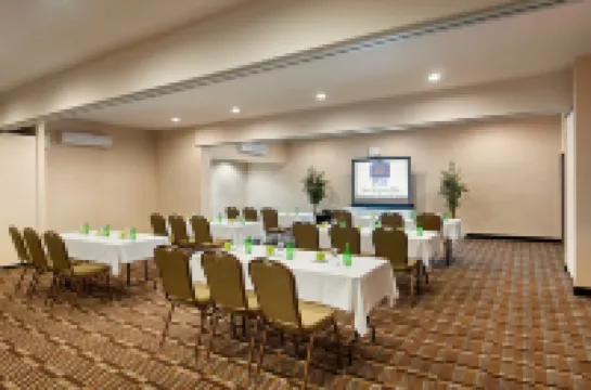 Best Western Plus Dartmouth Hotel  Suites