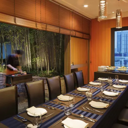 Ibis Styles Ambassador Seoul Gangnam Отели рядом с достопримечательностью «Станция метро Cheongdam»