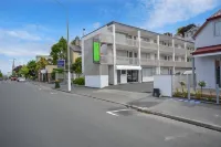 George Street Motel Apartments