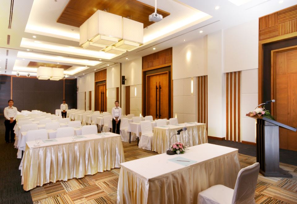 3. 칸타리 호텔 아..