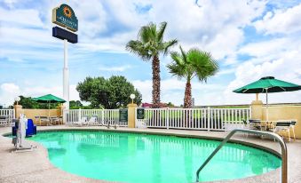 Regency Inn & Suites - Baytown