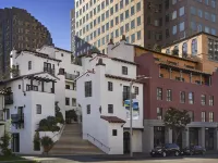 Plaza la Reina Hotels near UCLA
