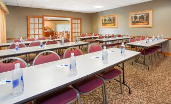 Holiday Inn Express & Suites Muncie