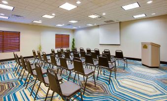 Comfort Inn & Suites Virginia Beach - Norfolk Airport