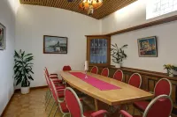 Hotel Lüttje Burg Hotels in Plon