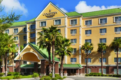كانتري إن آند سويتس باي راديسون، غينزفيل، فلوريدا Hotels near مول أوكس