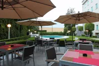 Fiesta Inn Express Perinorte - Pools