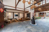 Jiuzhou Inn Hotels in Anshun