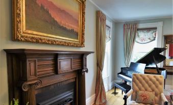 34 State "Historic Luxury Suites" Skaneateles