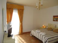 La Fonda Aeropuerto Hotels in Comarca Este