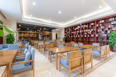 Qunsheng Garden Hotel Отели рядом с достопримечательностью «Tomb of General Dai Anlan»