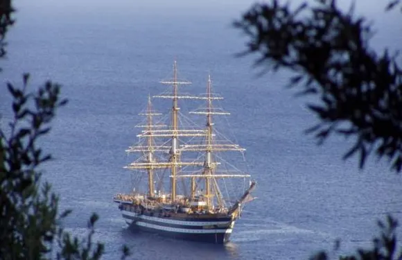 吉內夫拉PFA酒店