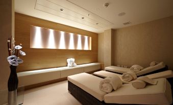 Lingfield Park Marriott Hotel & Country Club