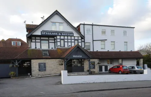 The Spyglass & Kettle by Greene King Inns Hotel a Christchurch