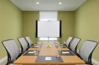 Home2 Suites by Hilton Canton فنادق في Plain Township