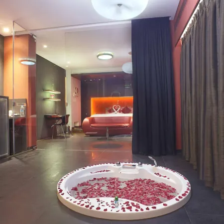 Fahrenheit Hotels & Resorts